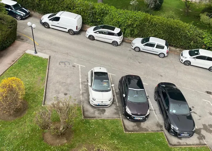 Dernier Etage Vue Avec Parking Et Piscine アパート アンティーブ
