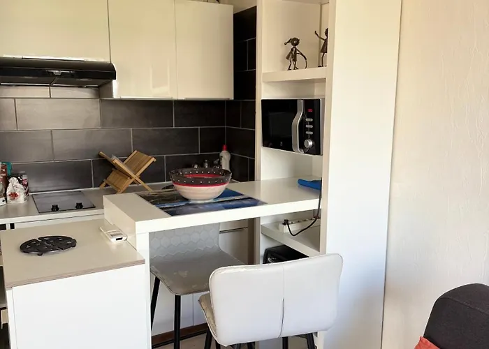 アパート Dernier Etage Vue Avec Parking Et Piscine アンティーブ
